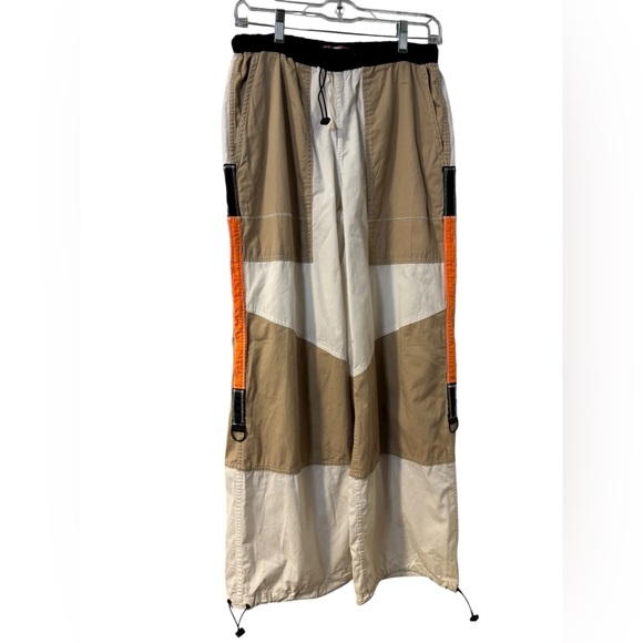Urban Outfitters Y2K Eden Parachute Wide Leg Slouchy Tan Cargo Pants Size Small - Picture 2 of 6